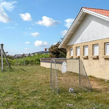 4 Star In Harboore Tatil Evi